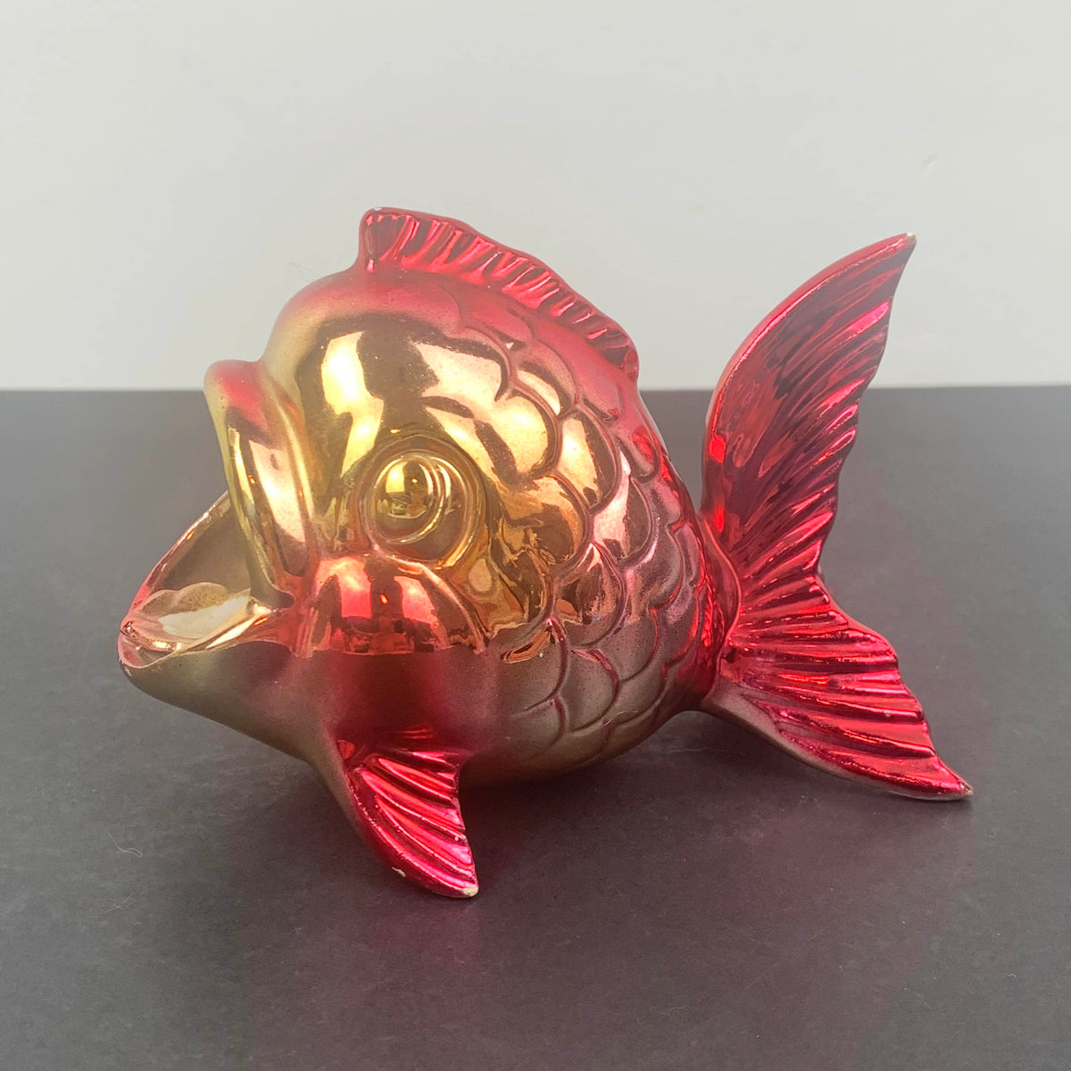 VINTAGE FISH ASHTRAY 真鍮 ヴィンテージ 熱帯魚 BIG MOUTH FISH ASHTRAY Vintage Metallic Blue Gold 1950s Retro