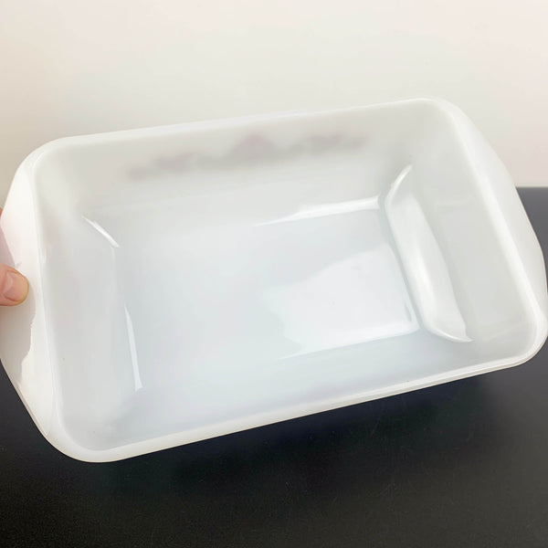 Rare Pyrex (Australia) Royal Garland rectangle baking dish - Limited Production