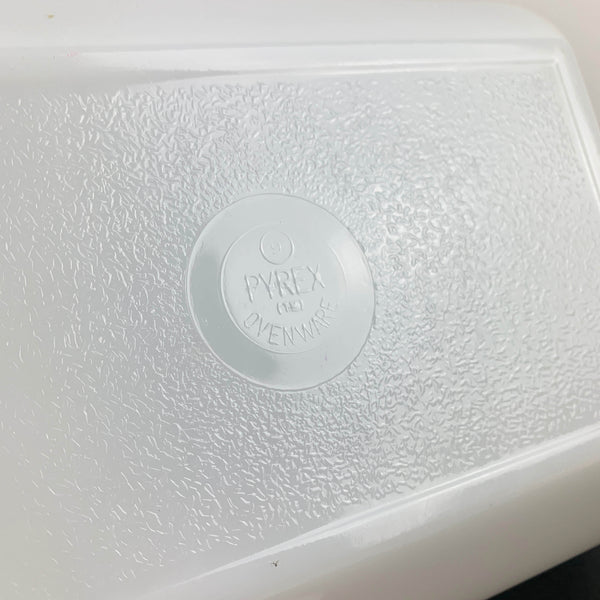 Rare Pyrex (Australia) Royal Garland rectangle baking dish - Limited Production