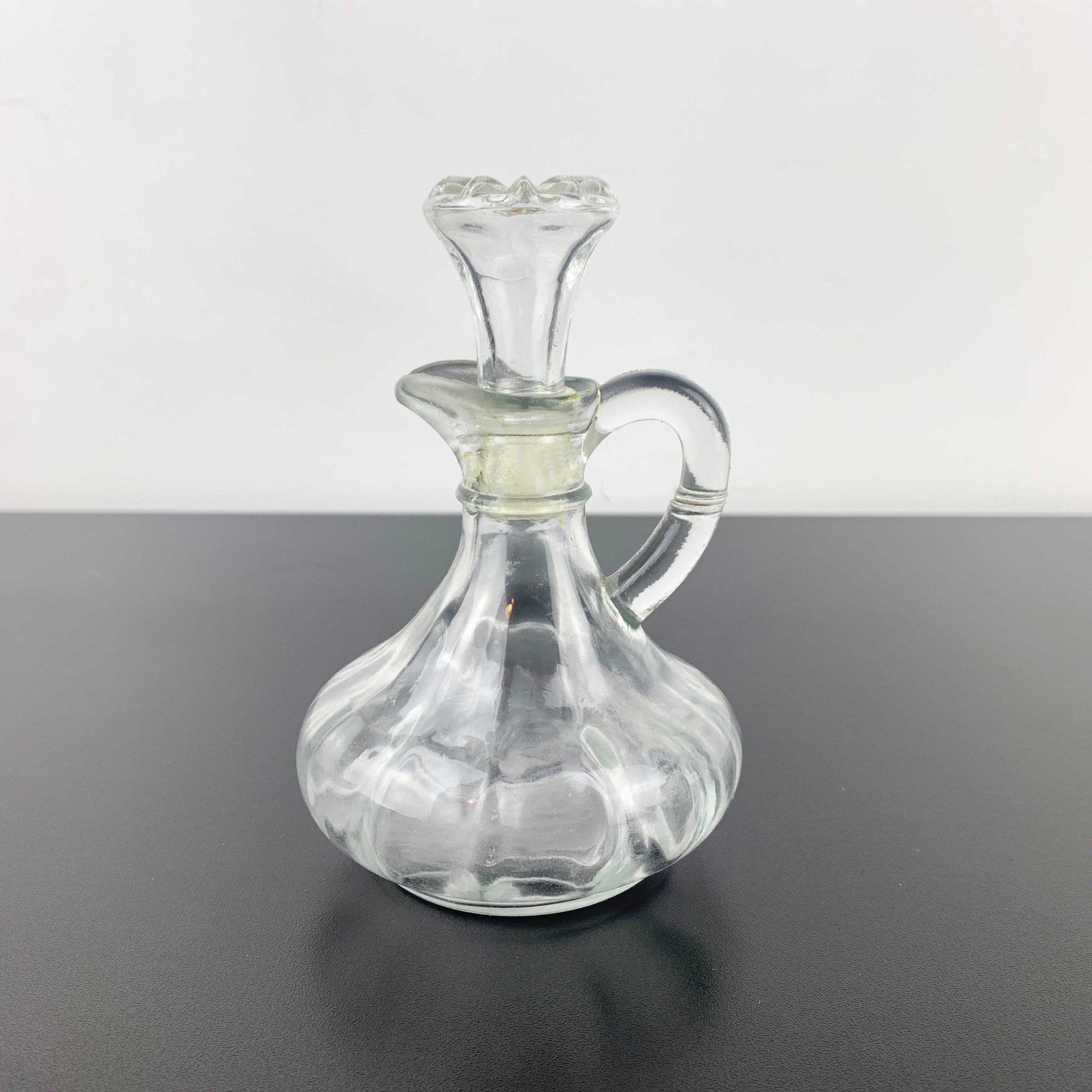 Anchor Hocking oil or vinegar cruet with stopper