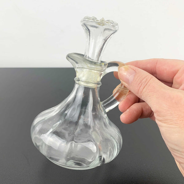 Anchor Hocking oil or vinegar cruet with stopper
