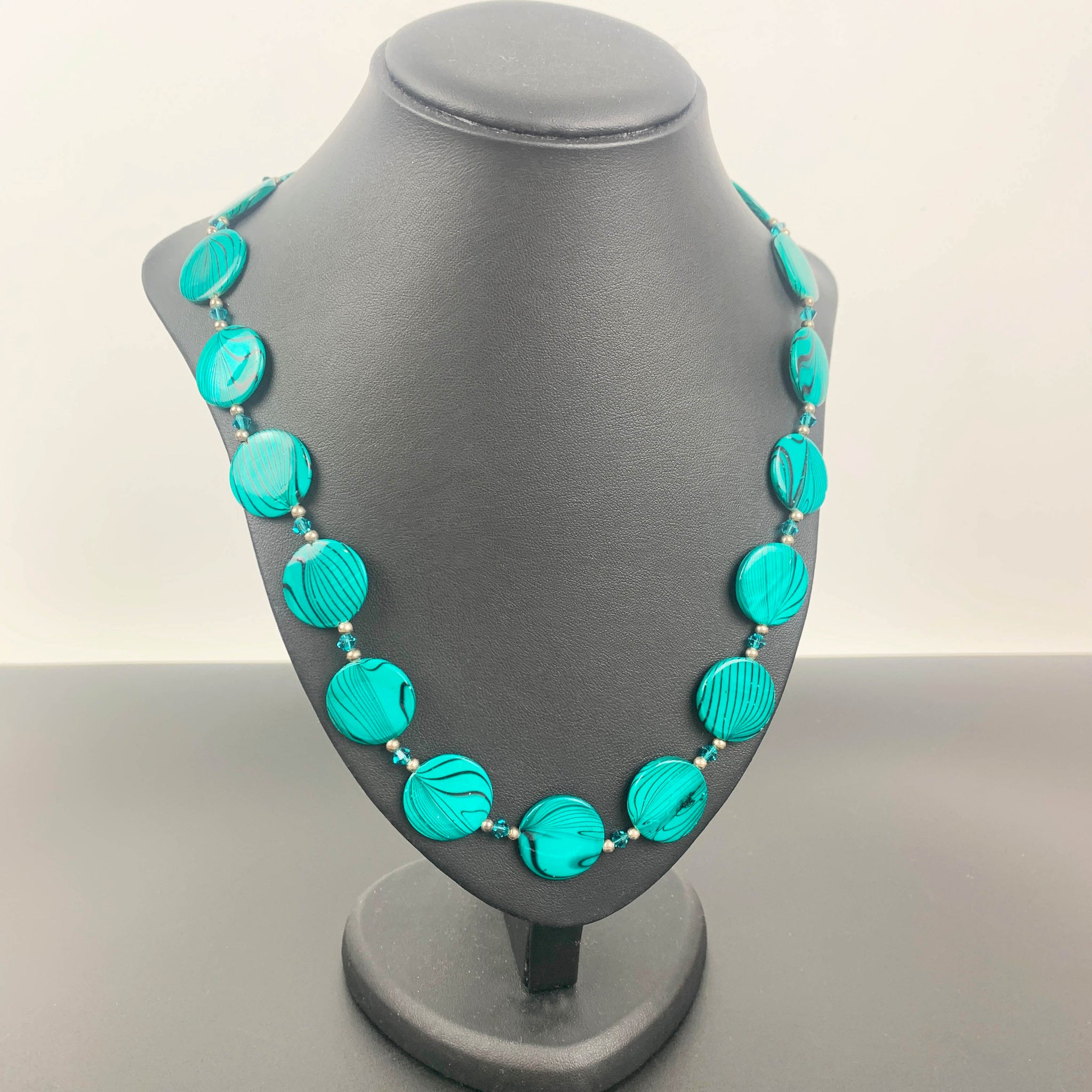 Turquoise flat bead necklace