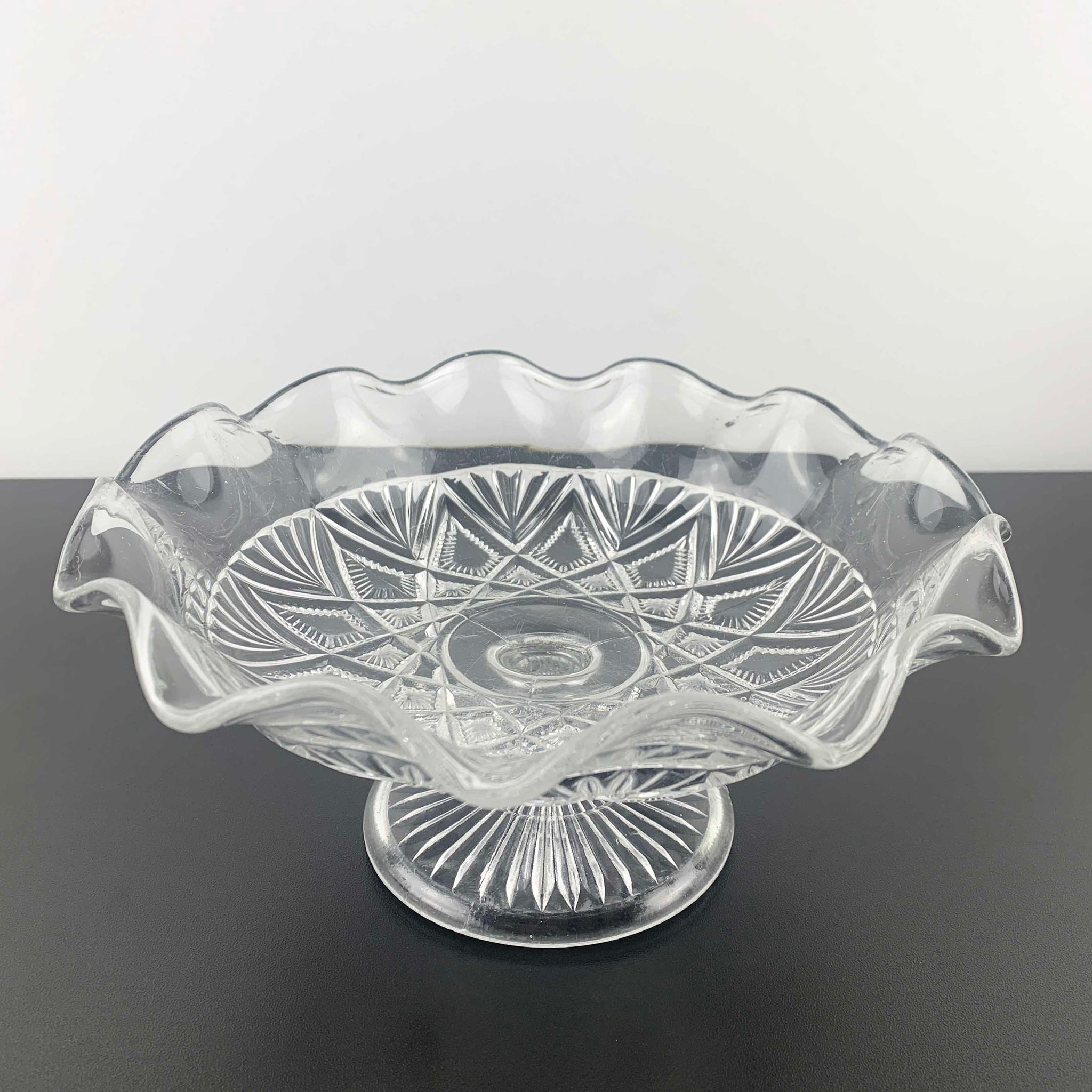 Davidson Glass small footed pedestal bowl with ruffle rim c.1897