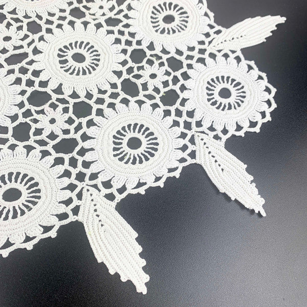 Art Deco Crochet Lace Fringed Supper Cloth