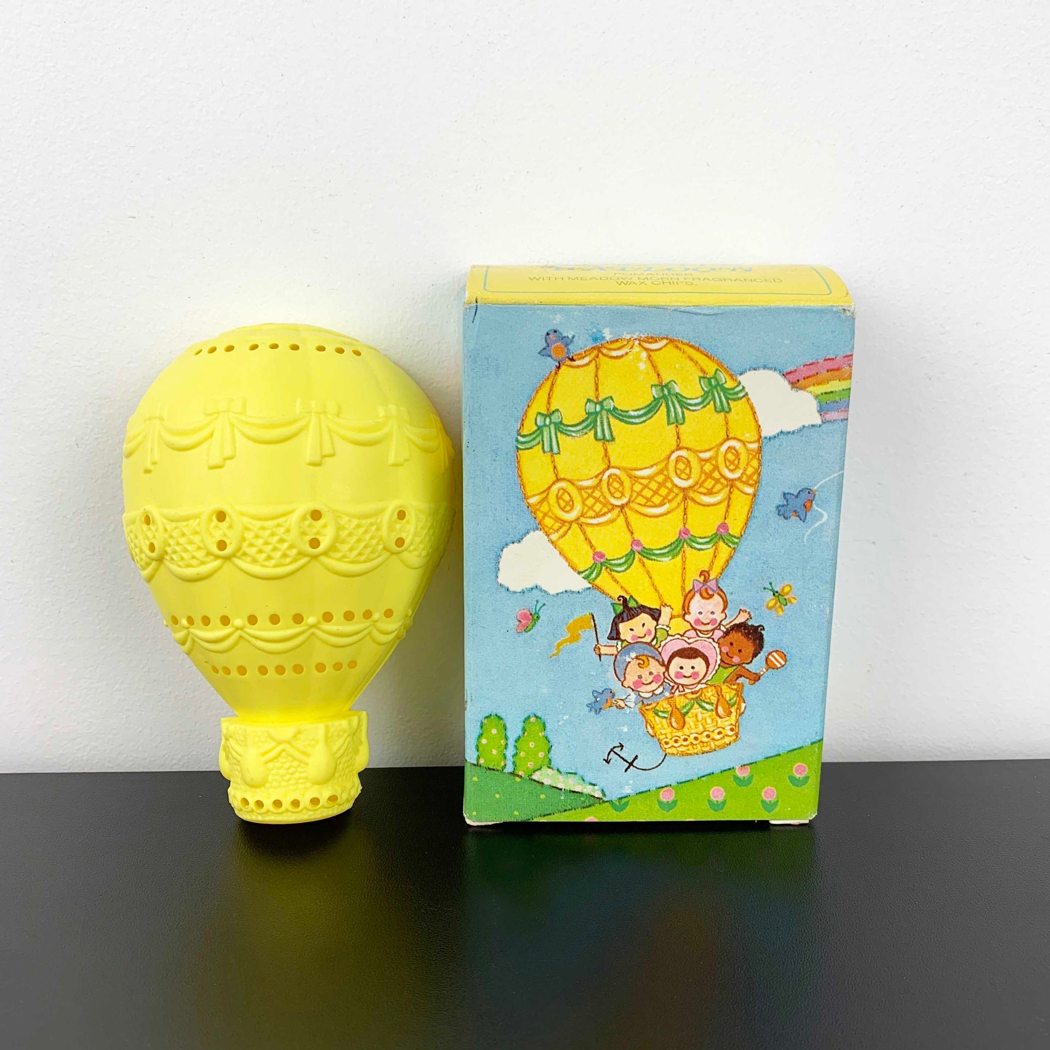 Avon collectible wall pomander - Hot Air Balloon