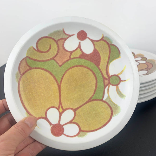 Bessemer melamine floral dinner plates - rare beige colourway