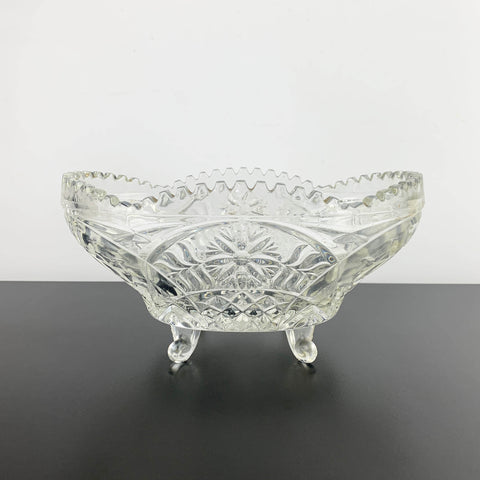 Crystal oval decorative bowl with sawtooth rim