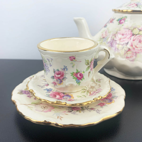 'The Gift Collection by Dorothy Prior' ceramic mini tea for one collection