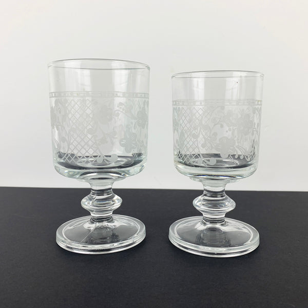Cristalleria Fratelli Fumo small and large wine glass