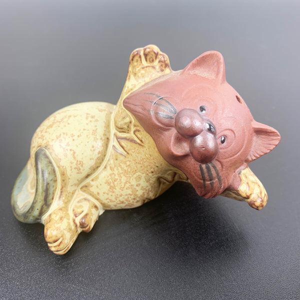 Gempo playful cats salt and pepper shakers