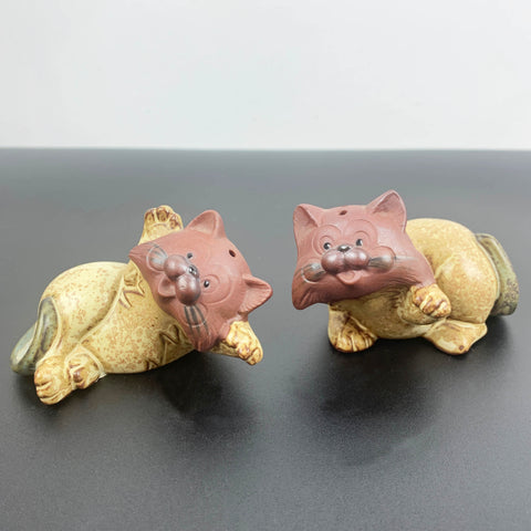Gempo playful cats salt and pepper shakers