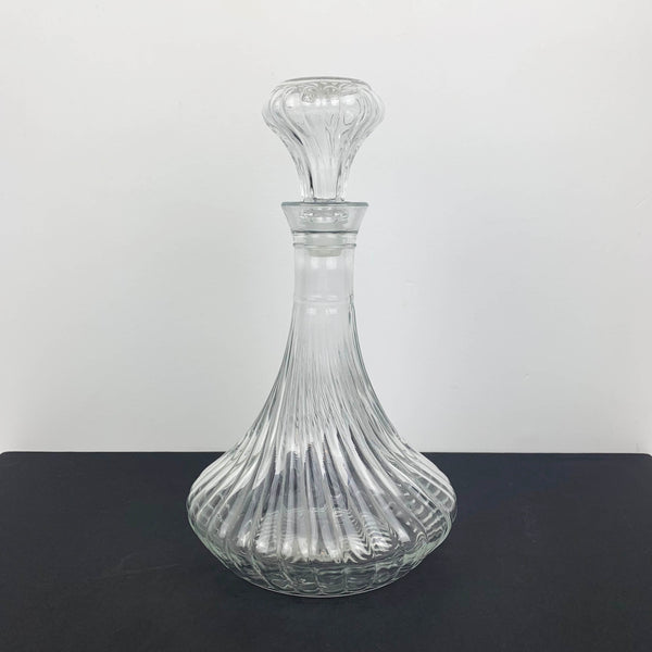 Genie style glass decanter