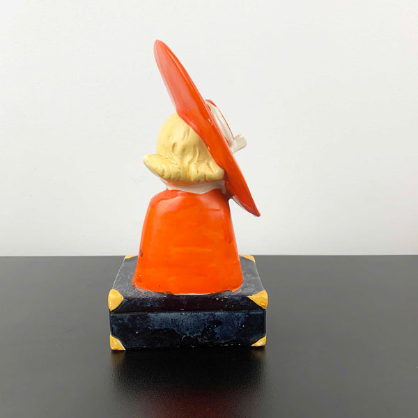 Art deco figurine - Travelling girl with oversized hat
