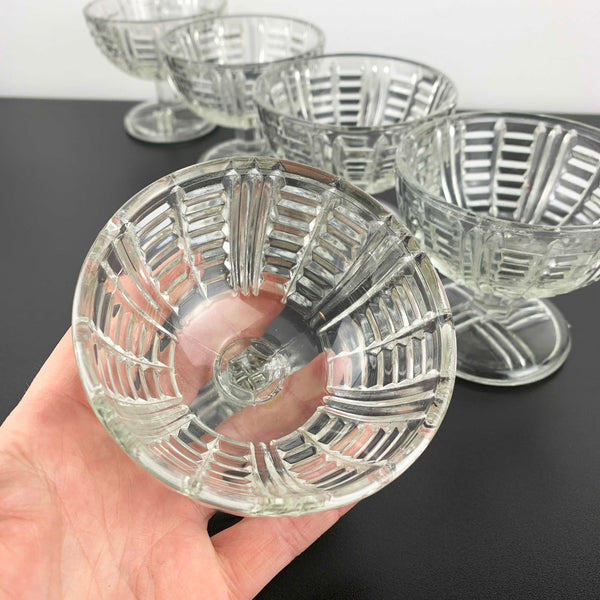 Vintage glass footed sherbet and dessert bowls - Set of 5