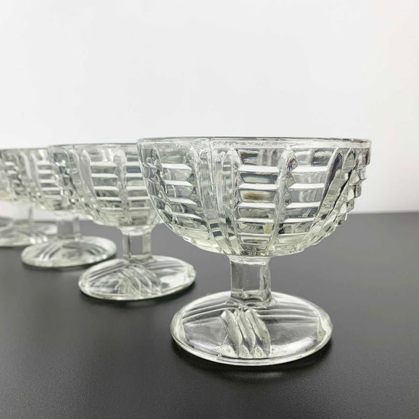 Vintage glass footed sherbet and dessert bowls - Set of 5