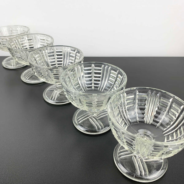 Vintage glass footed sherbet and dessert bowls - Set of 5