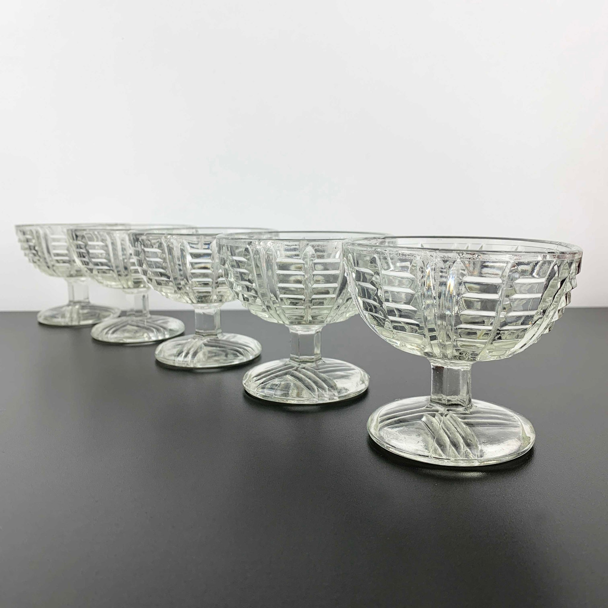 Vintage glass footed sherbet and dessert bowls - Set of 5