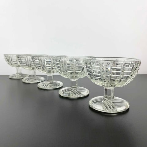 Vintage glass footed sherbet and dessert bowls - Set of 5