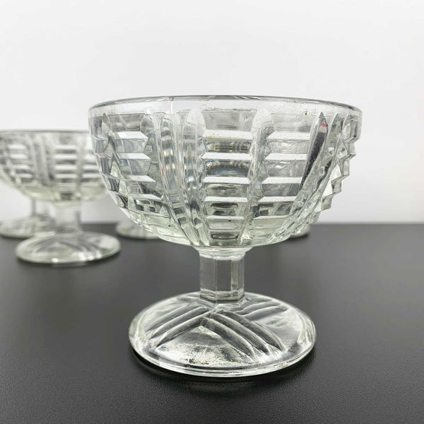 Vintage glass footed sherbet and dessert bowls - Set of 5