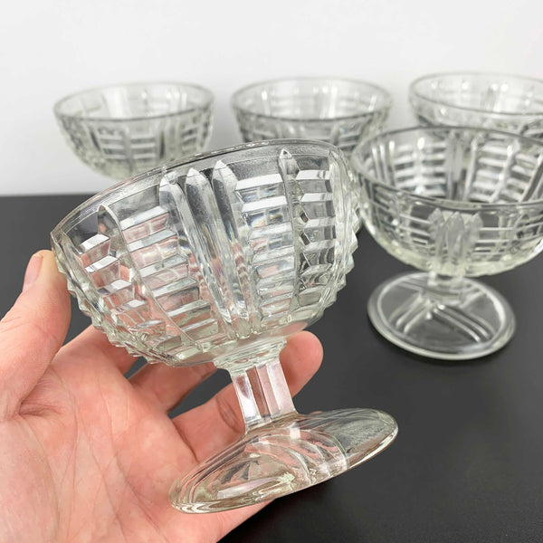 Vintage glass footed sherbet and dessert bowls - Set of 5