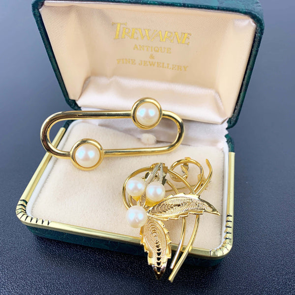 Vintage faux pearl brooches - Set of 2