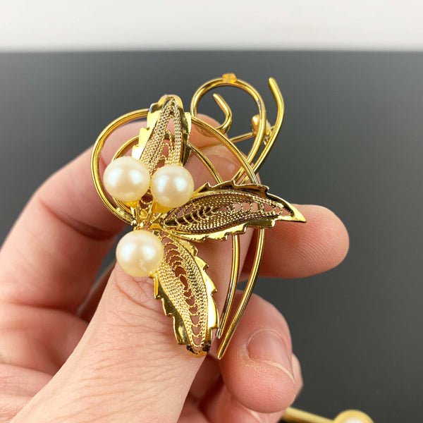 Vintage faux pearl brooches - Set of 2