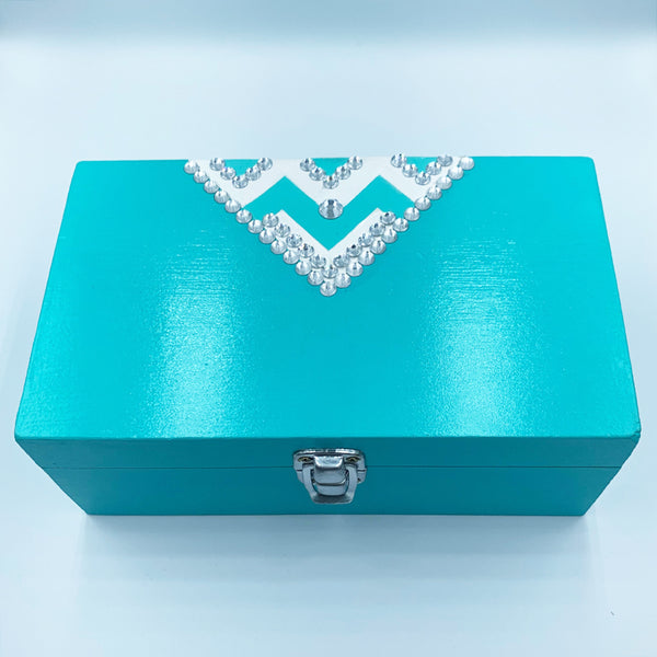 Chevron pattern on upcycled wooden trinket box
