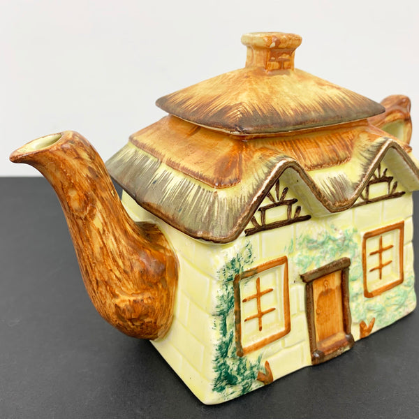 Keele St Pottery 1950's cottage tea pot spout view
