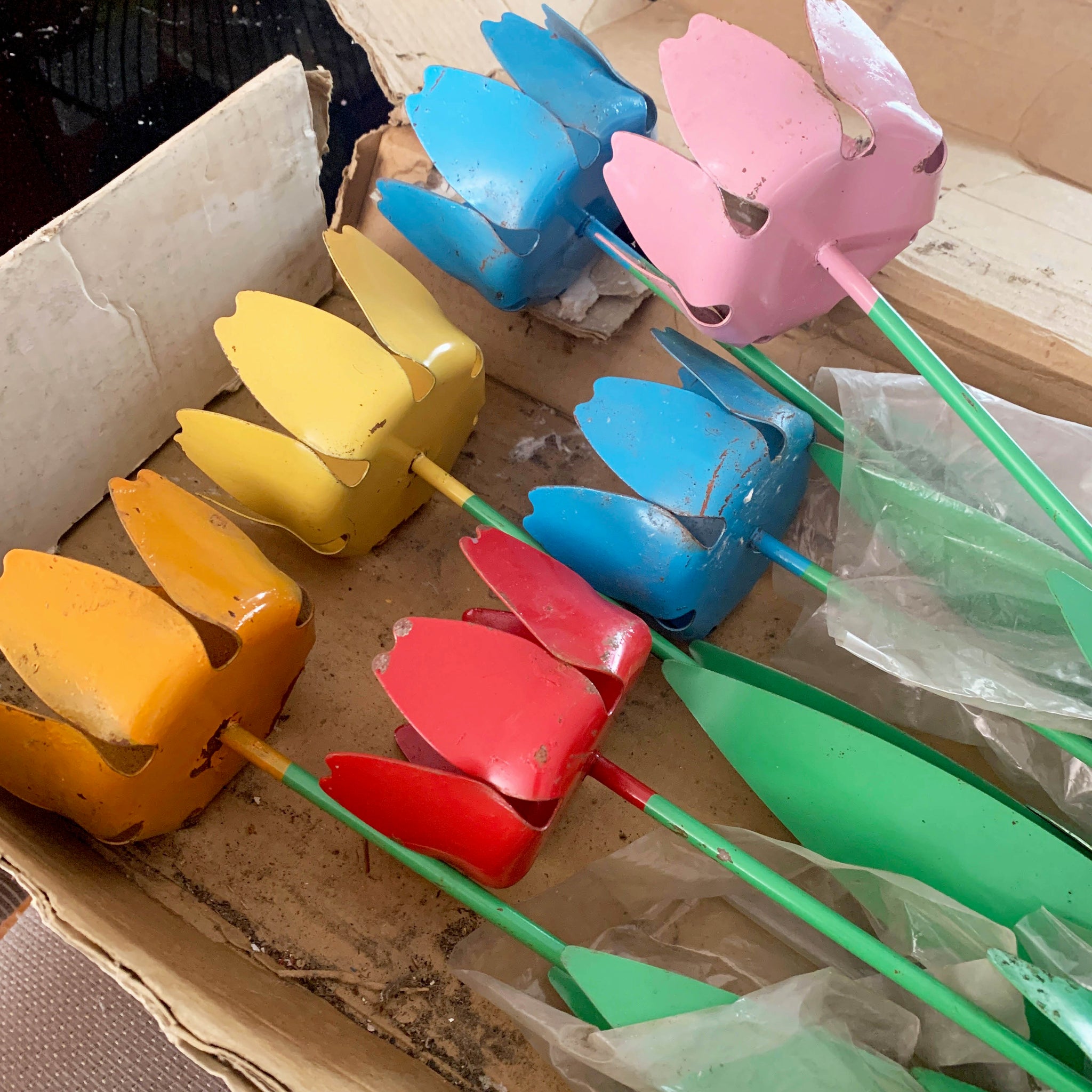 Rainsfords 'Metal Petals' outdoor flower stake drink holders - Original box of 6