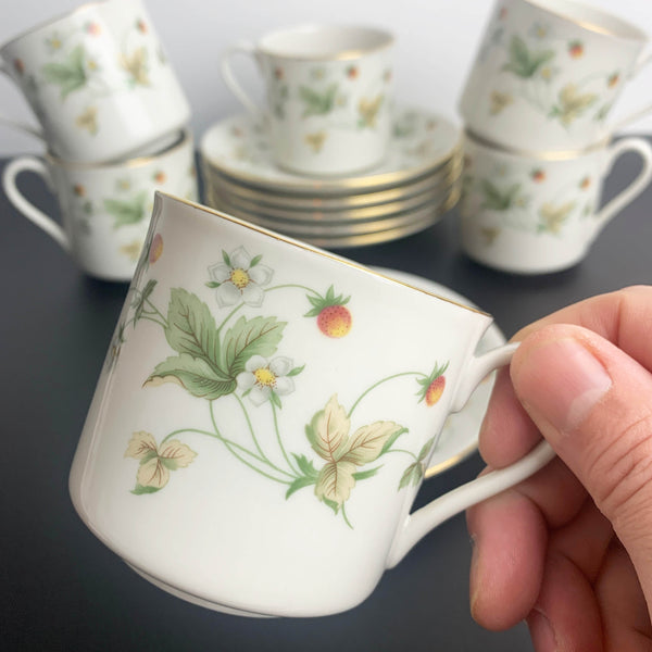 Royal Doulton 'Strawberry Cream' cup and saucer - Set of 6