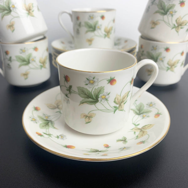 Royal Doulton 'Strawberry Cream' cup and saucer - Set of 6