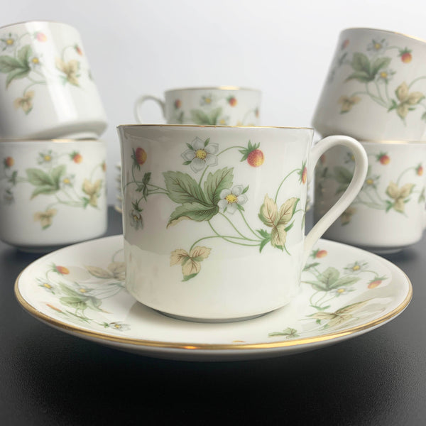 Royal Doulton 'Strawberry Cream' cup and saucer - Set of 6