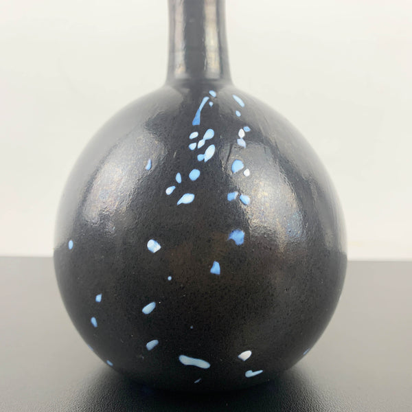 Speckled bulb style bud vase by Studiolasi, Finland