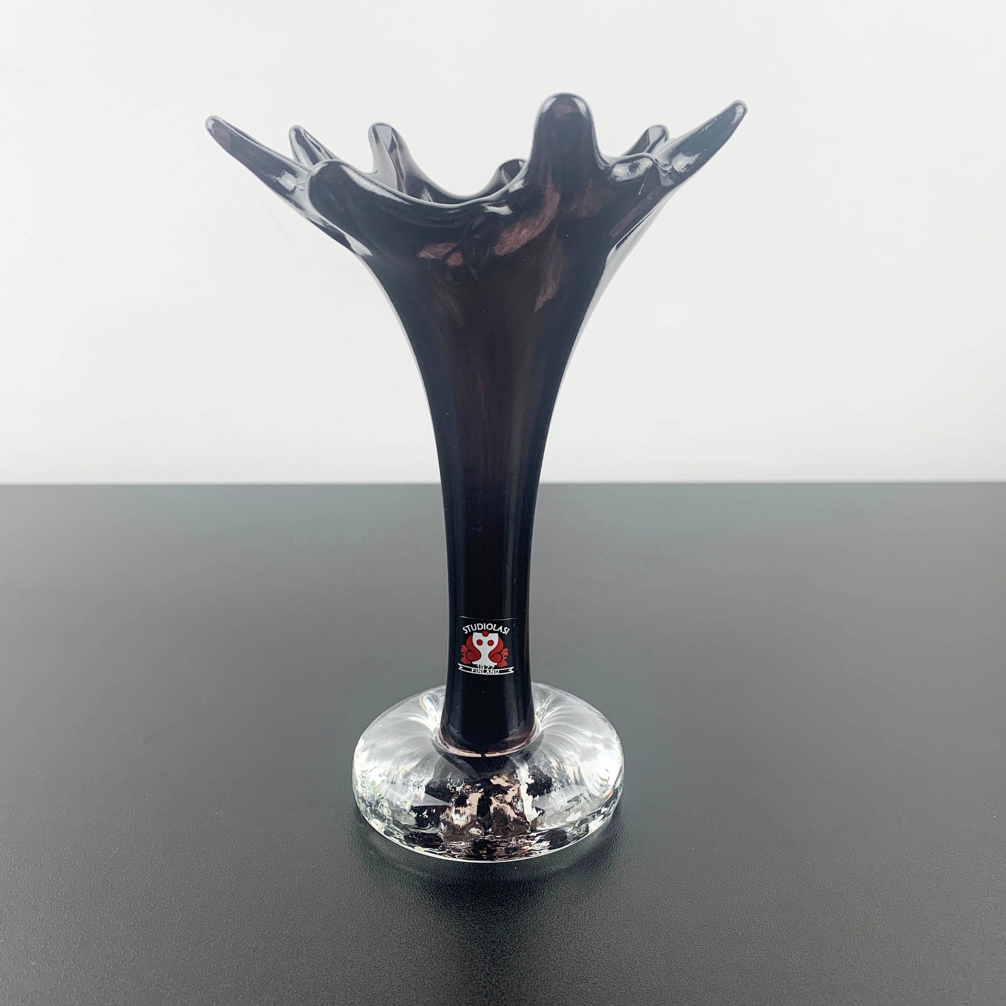 Freeform art glass bud vase by Studiolasi Finland