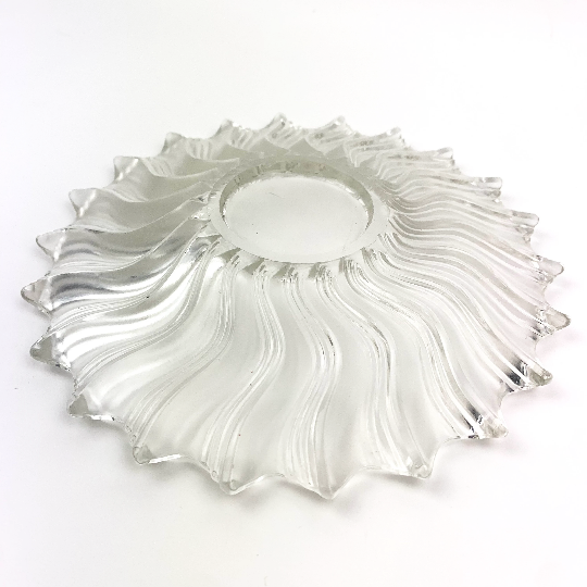 Wave plate upside down indicating depth