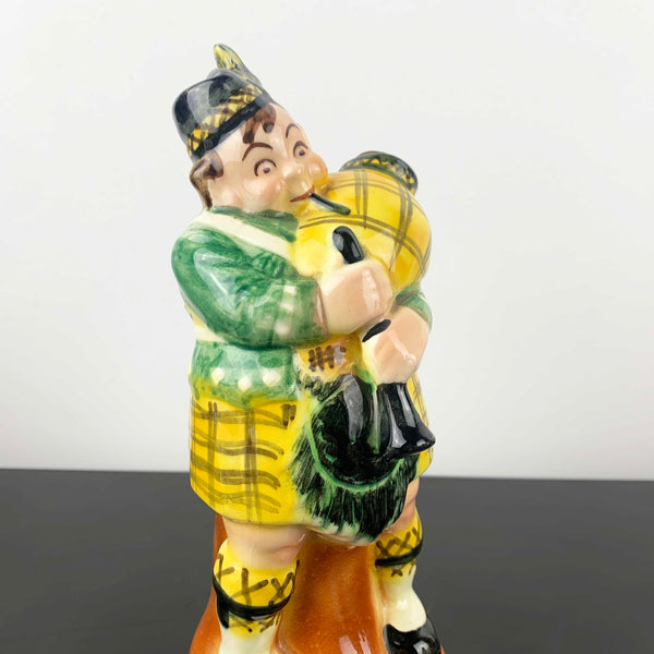Scottish bagpipe player novelty 'Wee Scotch' decanter