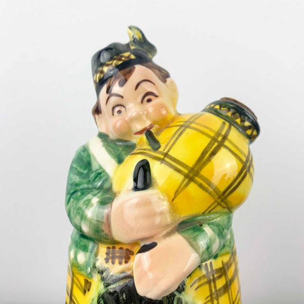 Scottish bagpipe player novelty 'Wee Scotch' decanter