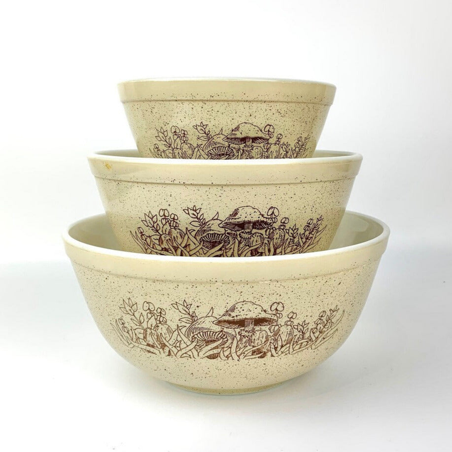 Rare Pyrex 'Forest Fancies' nested mixing bowls