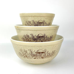 Rare Pyrex 'Forest Fancies' nested mixing bowls
