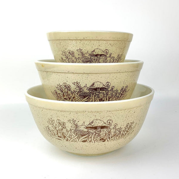 Rare Pyrex 'Forest Fancies' nested mixing bowls